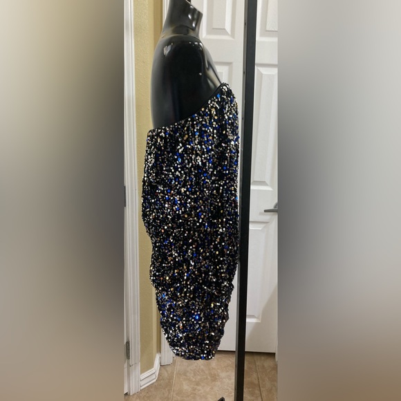 NWT Gabrielle Union Sequin Strapless Dress. Size Medium. - Picture 7 of 11